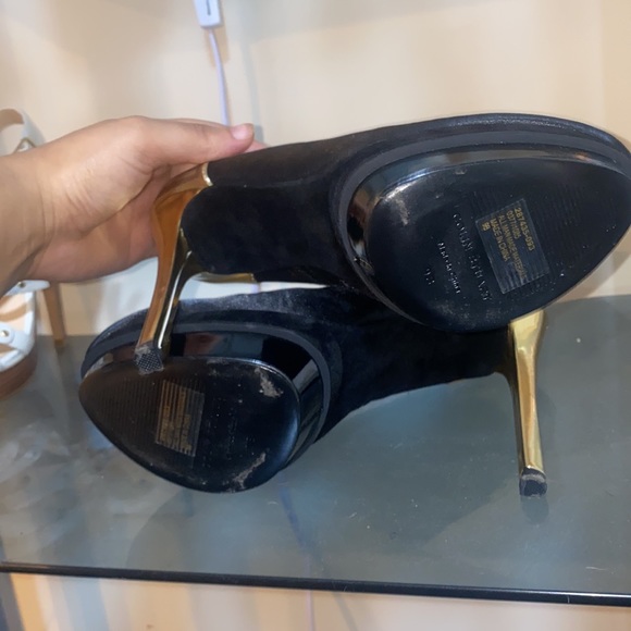 Black and Gold Colin Stewart Stilettos - Picture 7 of 10